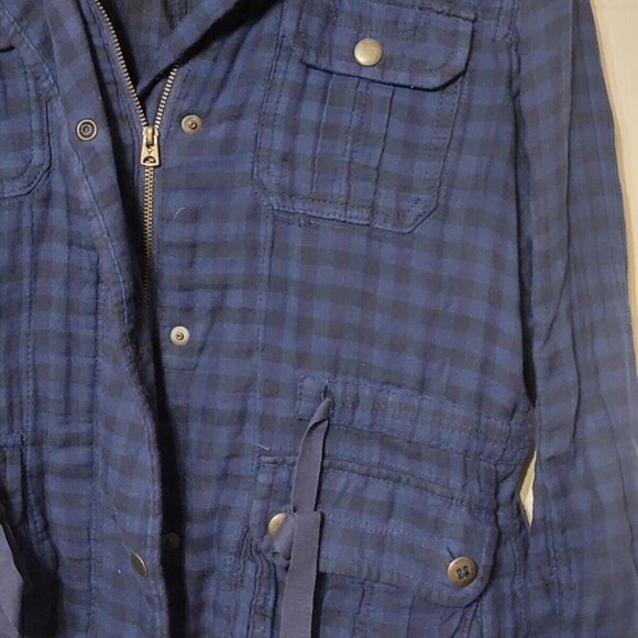 Am Eagle Outfitters lightweight shacket size M, zip/button closure w/ tie waist - Picture 3 of 7